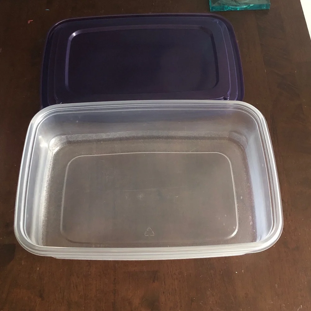 🛍️ Plastic Food Storage Container with Lid